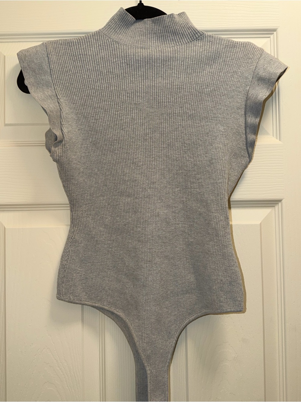 Fashion Nova Ribbed Sleeveless Gris Gray Bodysuit - Size Medium - Picture 3 of 6